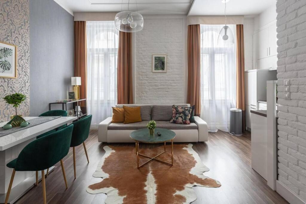 Chic, Captivating Space Near Opera House Budapest Bagian luar foto